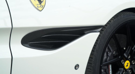 Ferrari Portofino/M | Insert For Air Outlet Front Fenders - Visible Carbon